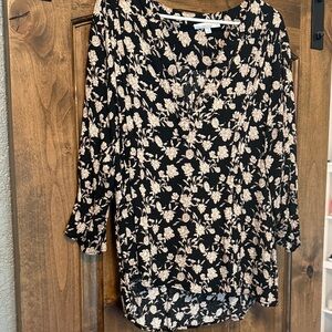 Fun 2 Fun Black and Cream Floral Blouse